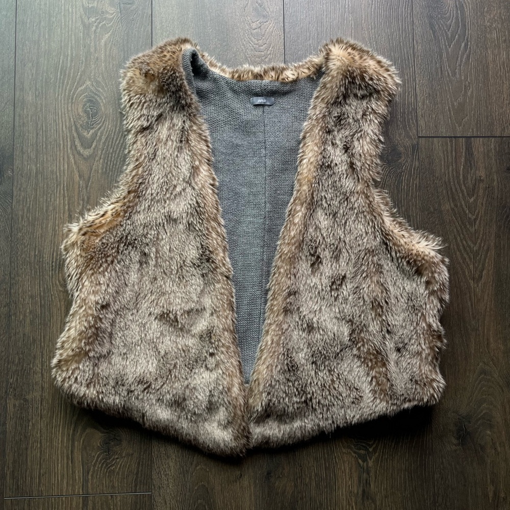 NWOT aerie Faux Fur Vest